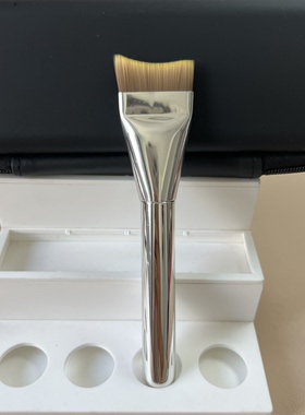 巨薄月牙型粉底刷 铺粉刷 软弹刷毛D58