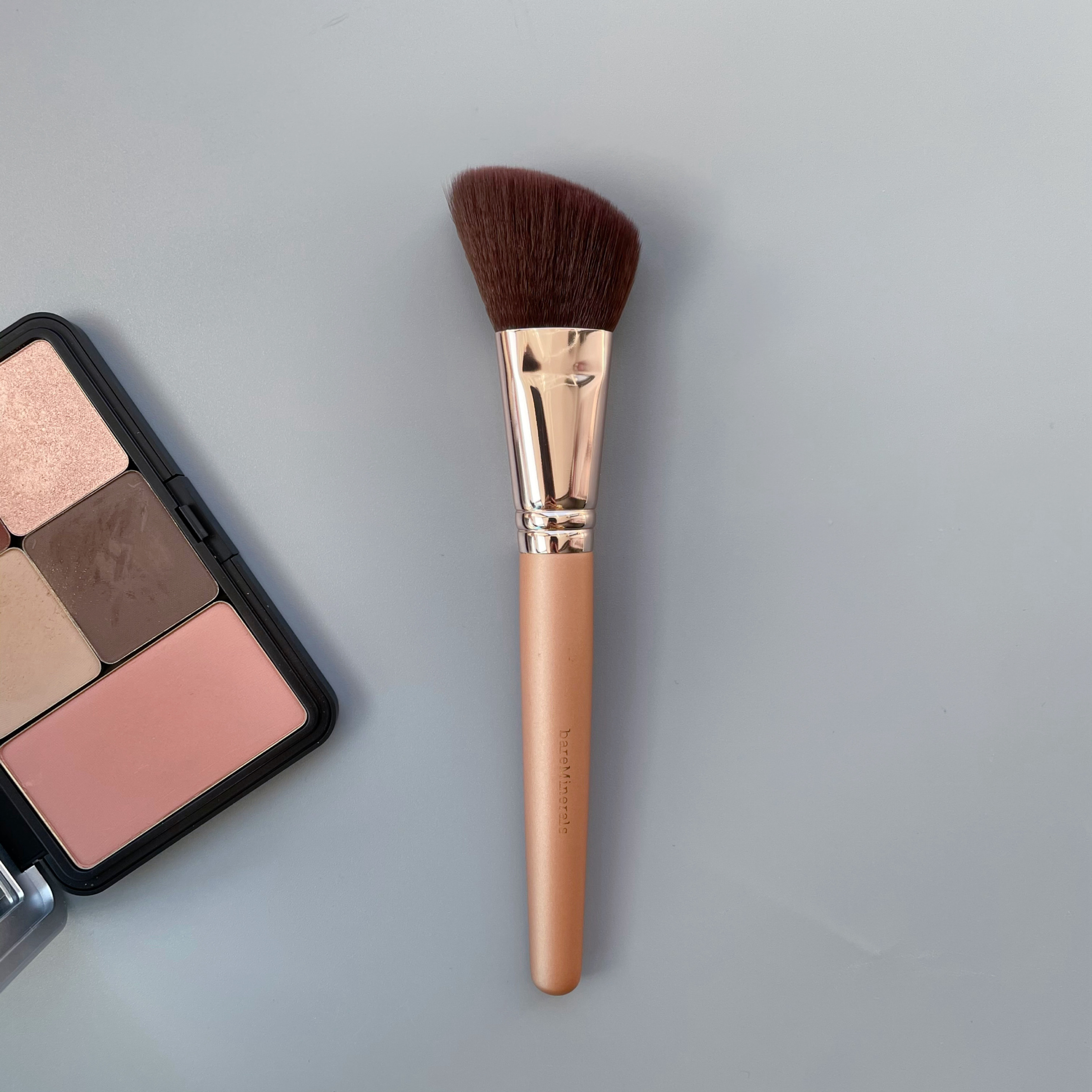 baremineral贝铭 很厚柔软斜角修容刷面部阴影刷腮红刷化妆刷w69