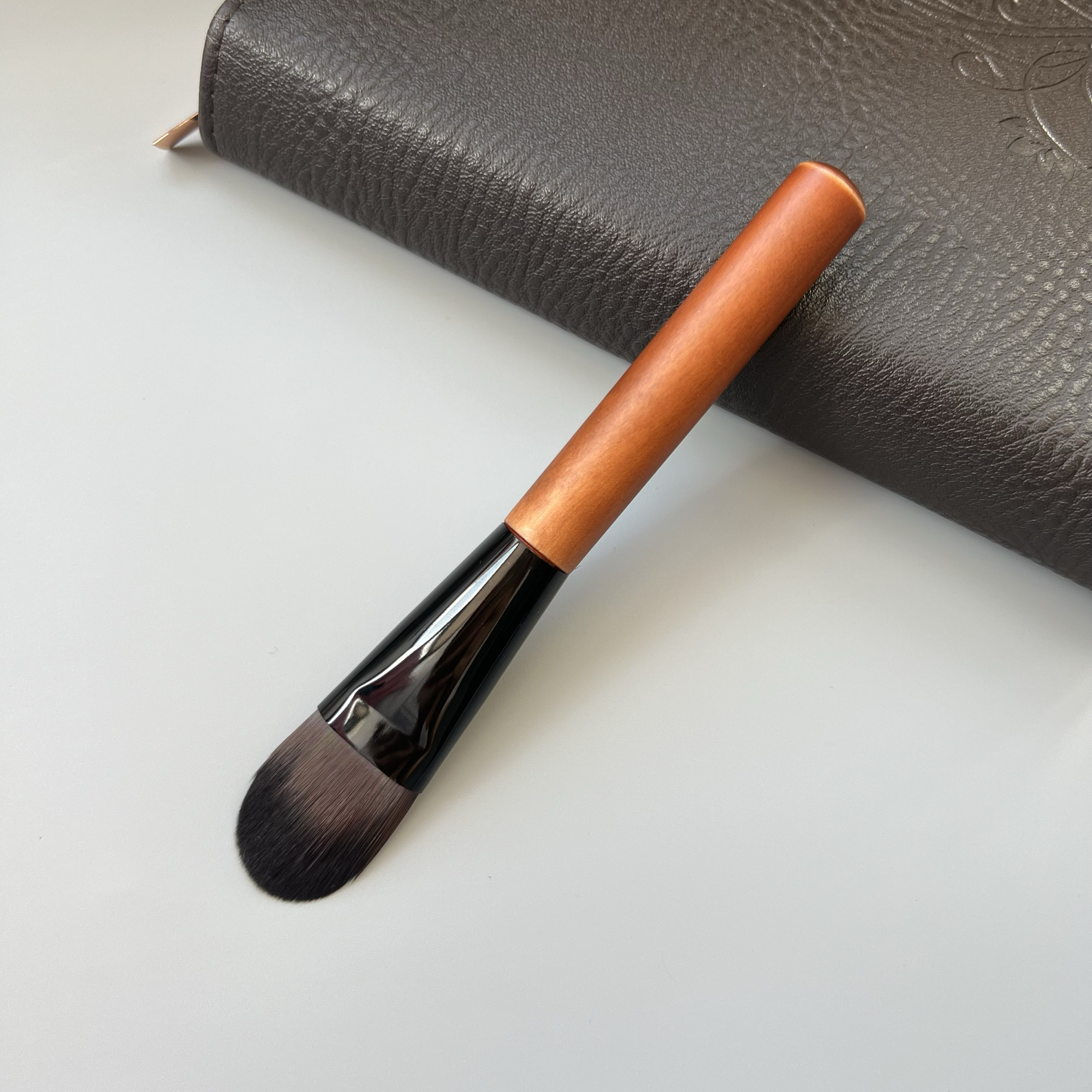 舌型粉底液刷 专业化妆刷D93