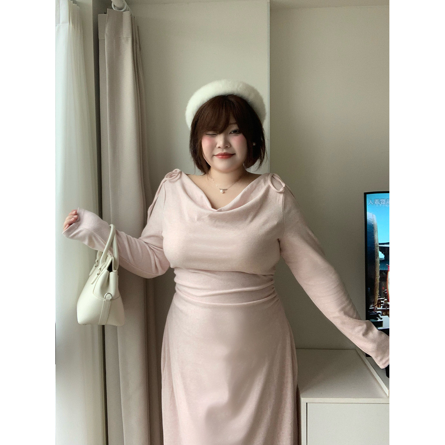 dese嘚瑟软糖轻熟风连衣裙秋冬新款气质简约荡领收腰显瘦温柔长裙