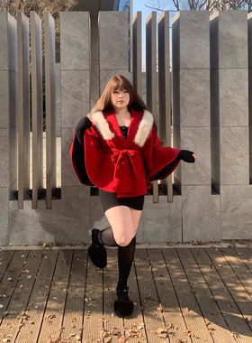 dese嘚瑟软糖大码羽绒外套红色斗篷名媛毛呢外套新款呢子大衣女