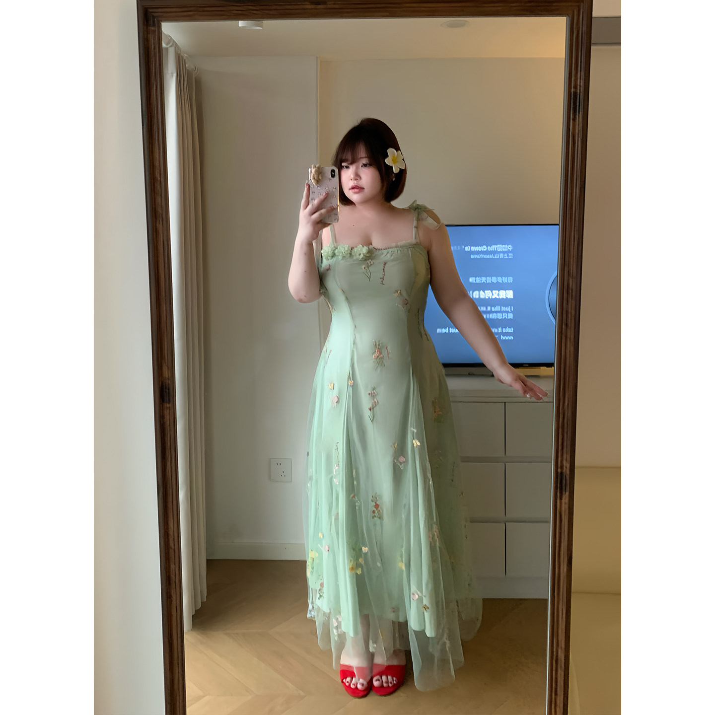 dese嘚瑟软糖刺绣碎花吊带连衣裙夏季法式气质甜美仙女网纱长裙子