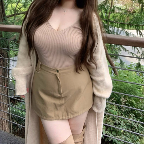 大码V领显瘦收腰针织打底衫女