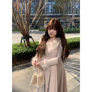 dese嘚瑟软糖大码 针织连衣裙秋冬胖mm气质毛边v领收腰长裙子 女装