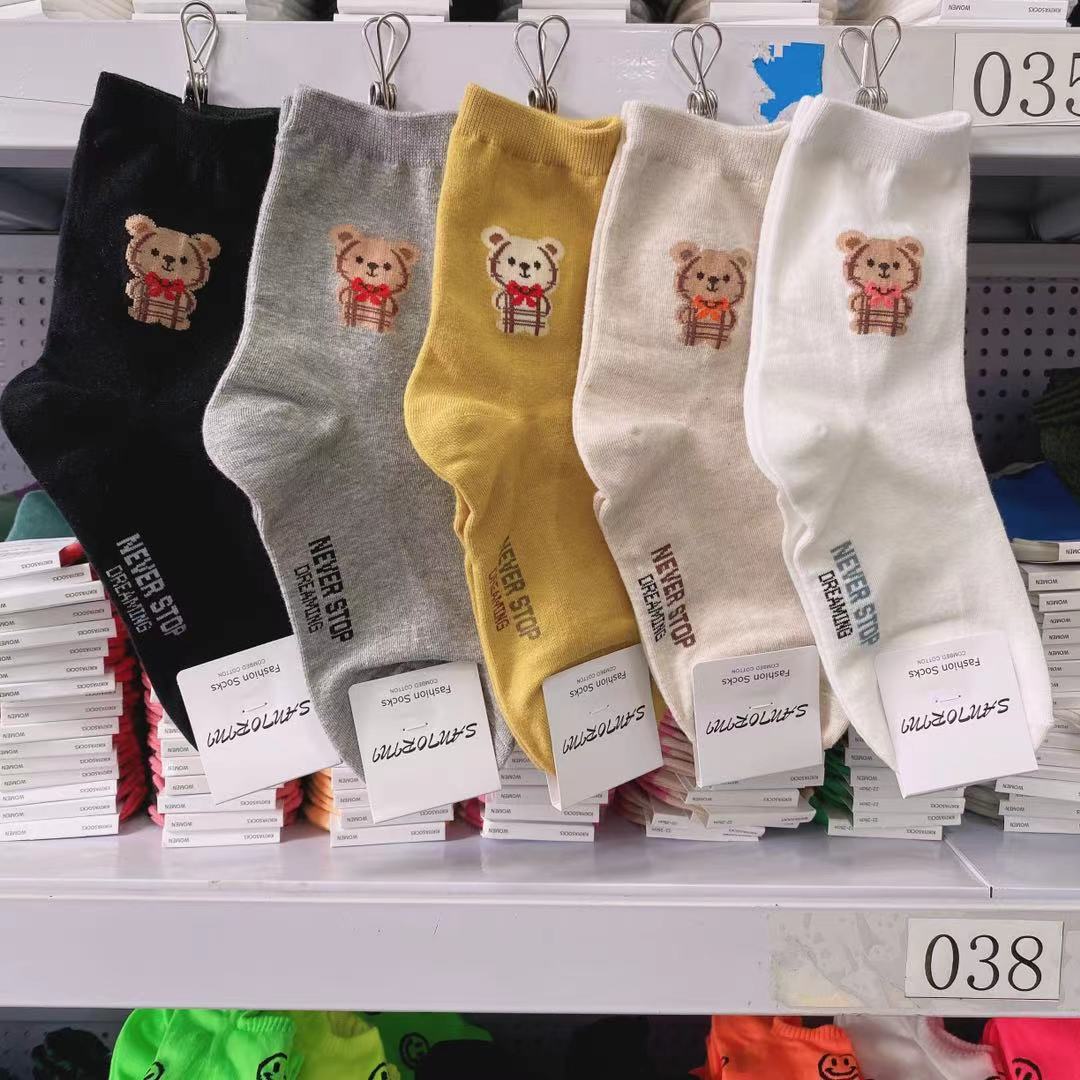 韩国2021秋冬新款棉袜东大门进口小熊袜子ETNA可爱女士中筒袜潮流