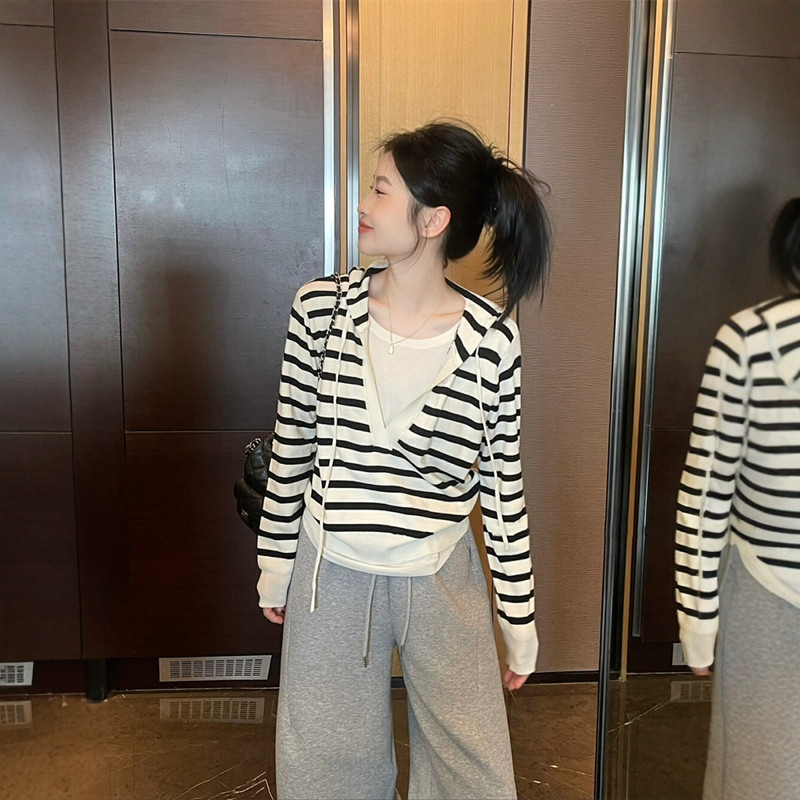 日杂风假两件连帽条纹针织卫衣女春季薄款宽松慵懒风短款t恤上衣