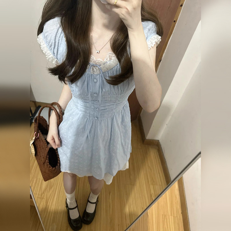 甜美蕾丝泡泡袖连衣裙子