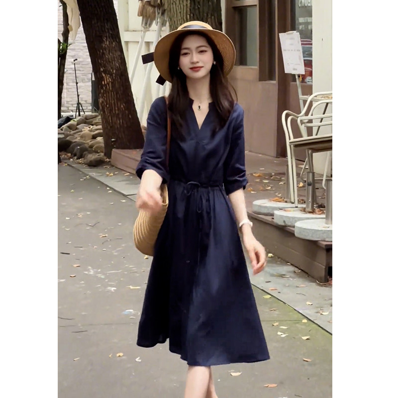 2025年新款今年流行爆款小个子高级感气质藏青色衬衫连衣裙女夏季