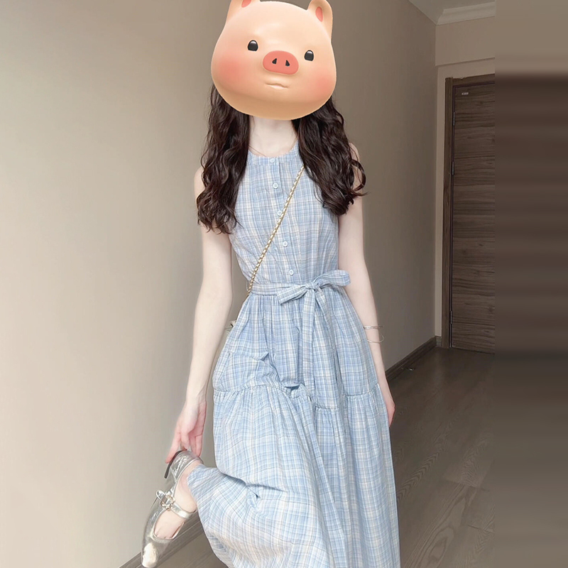 蓝色无袖背心连衣裙子女夏季2025新款茶歇法式气质高级感格子长裙