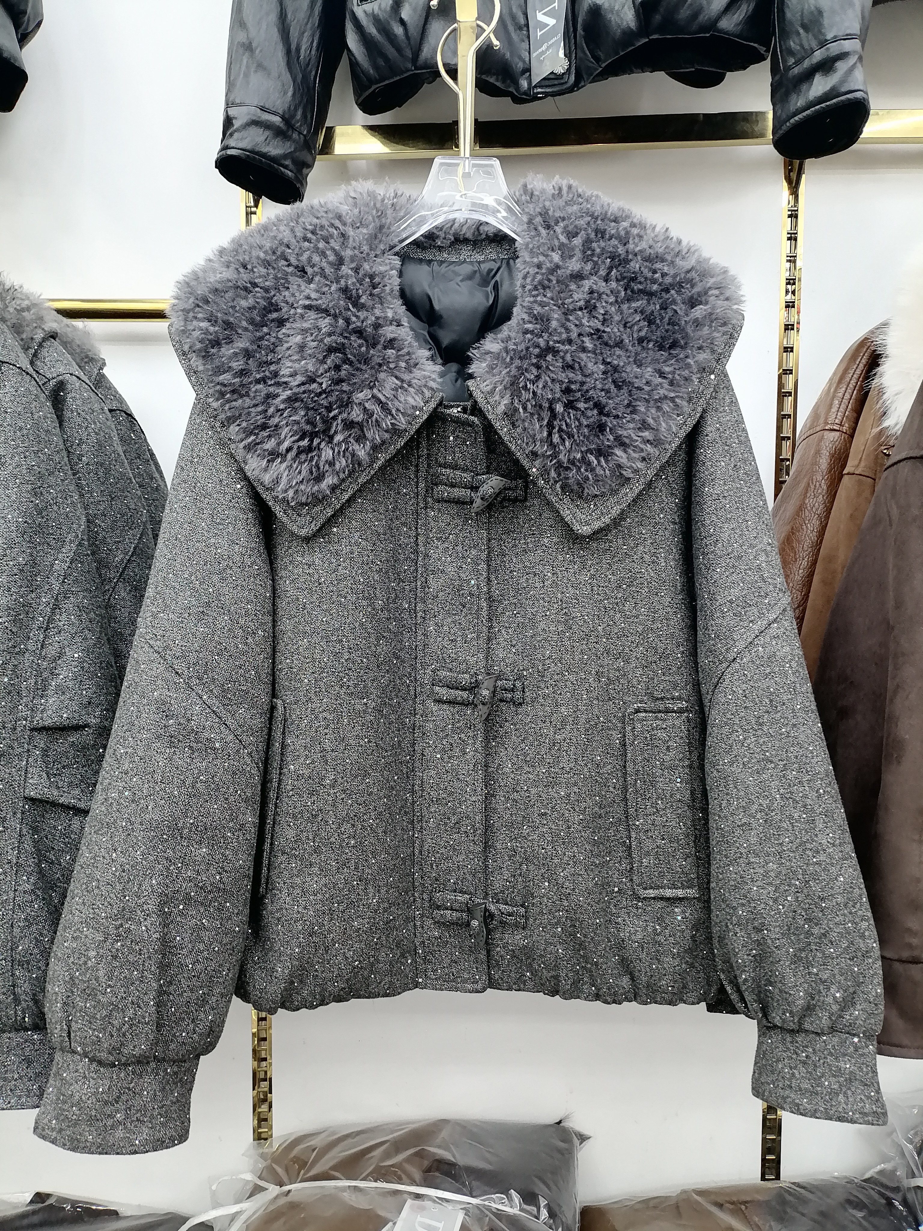 2025冬欧韩休闲棉服女小个子保暖洋气重工烫钻羊羔毛领棉衣短外套,女装/女士精品,棉衣/棉服,淘宝优惠券,粉丝福利购,淘宝优惠卷