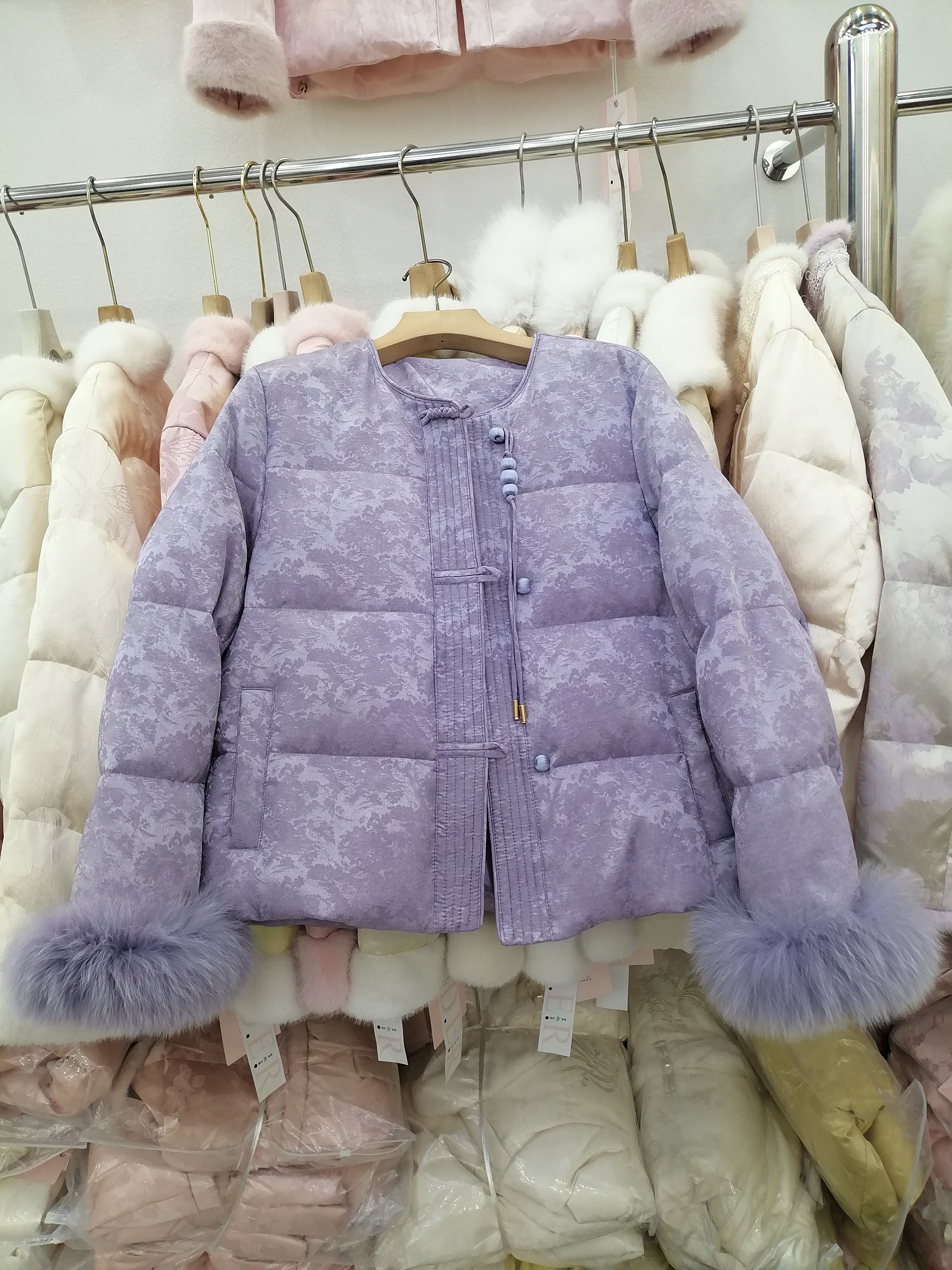 2025冬欧韩新中式白鸭绒羽绒服女短款小个子保暖洋气国风羽绒外套,女装/女士精品,羽绒服,淘宝优惠券,粉丝福利购,淘宝优惠卷