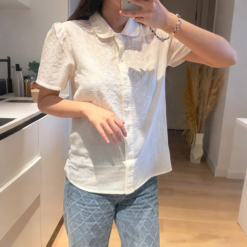 法式小众 2026夏季减龄甜美别致乱针刺绣花卉娃娃领短袖衬衫女