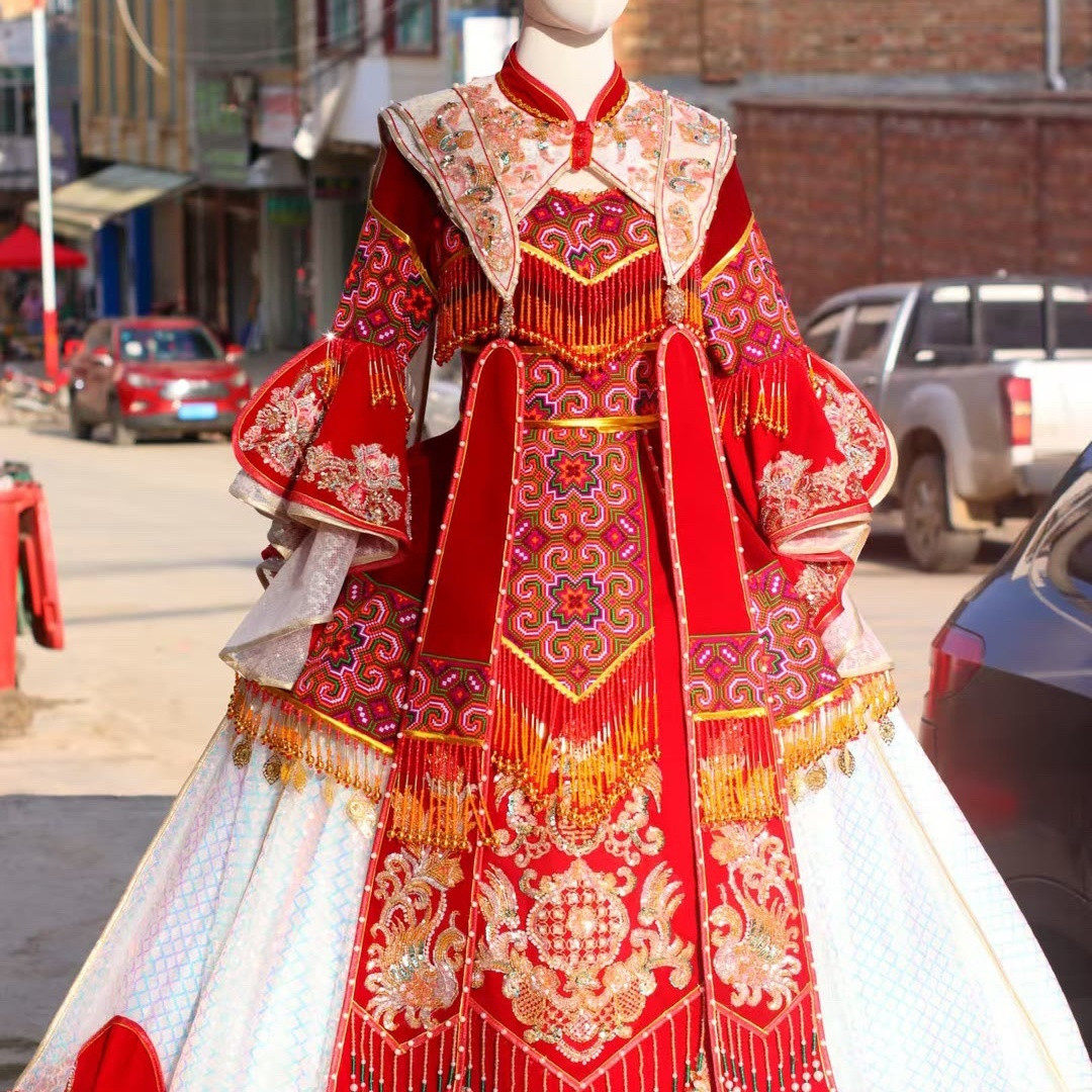苗族红色重工刺绣女演出服套装