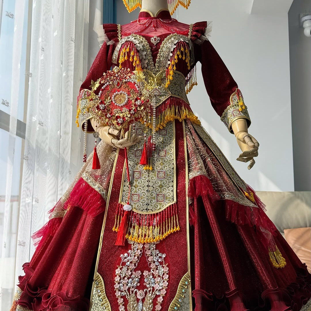 文山苗族红色改良刺绣女装套装