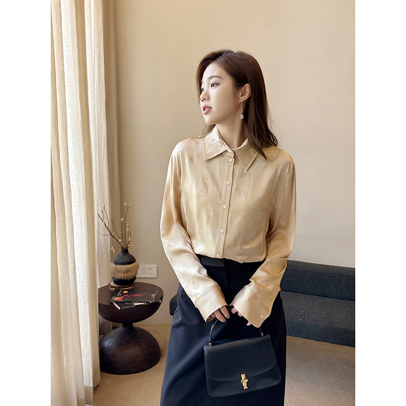 满绣花朵衬衣女复古国风长袖上衣设计感小众刺绣衬衣宽松显瘦百搭