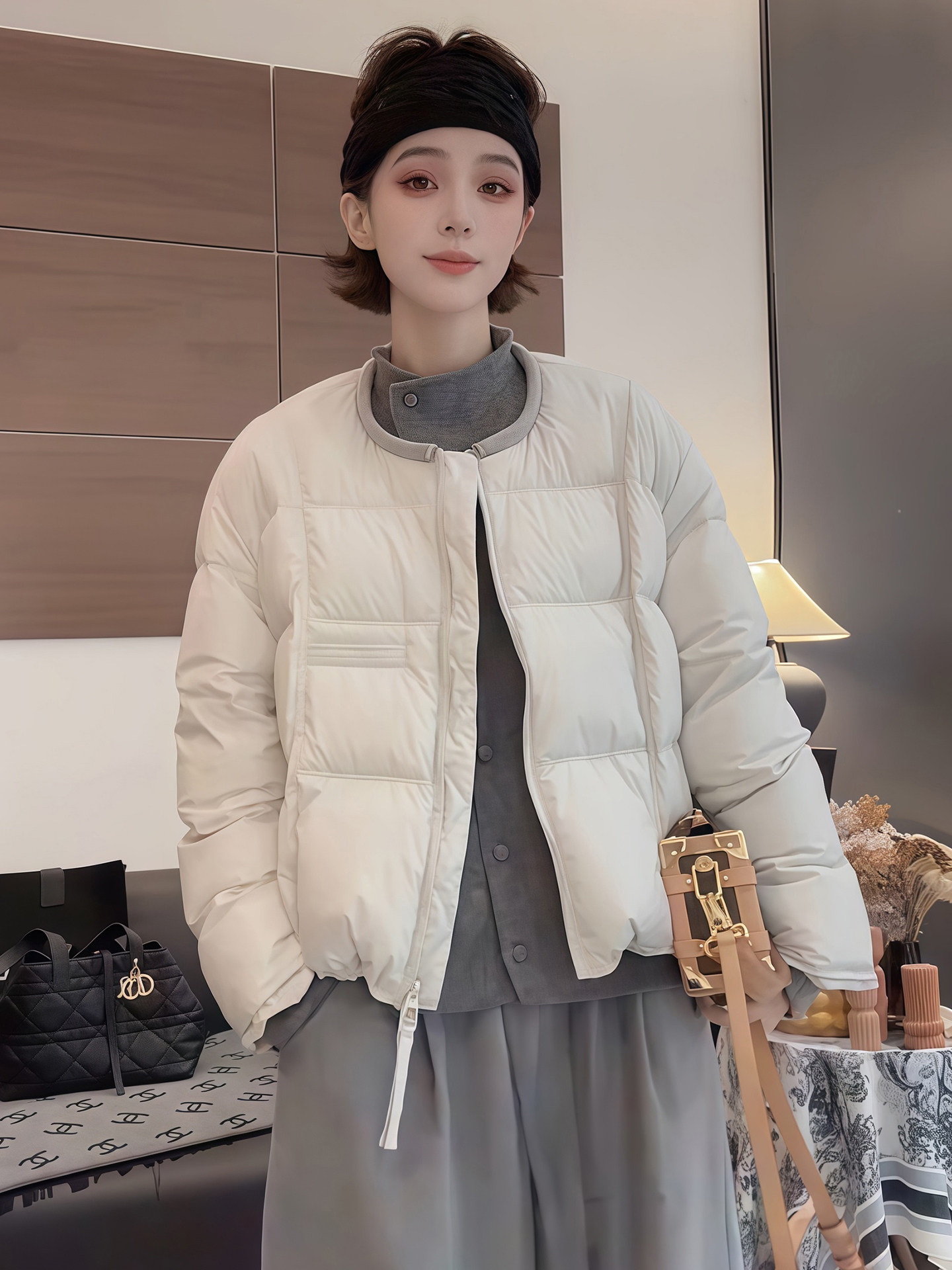 百搭时尚圆领羽绒服女短款2025冬季新款休闲上衣白鸭绒面包服外套