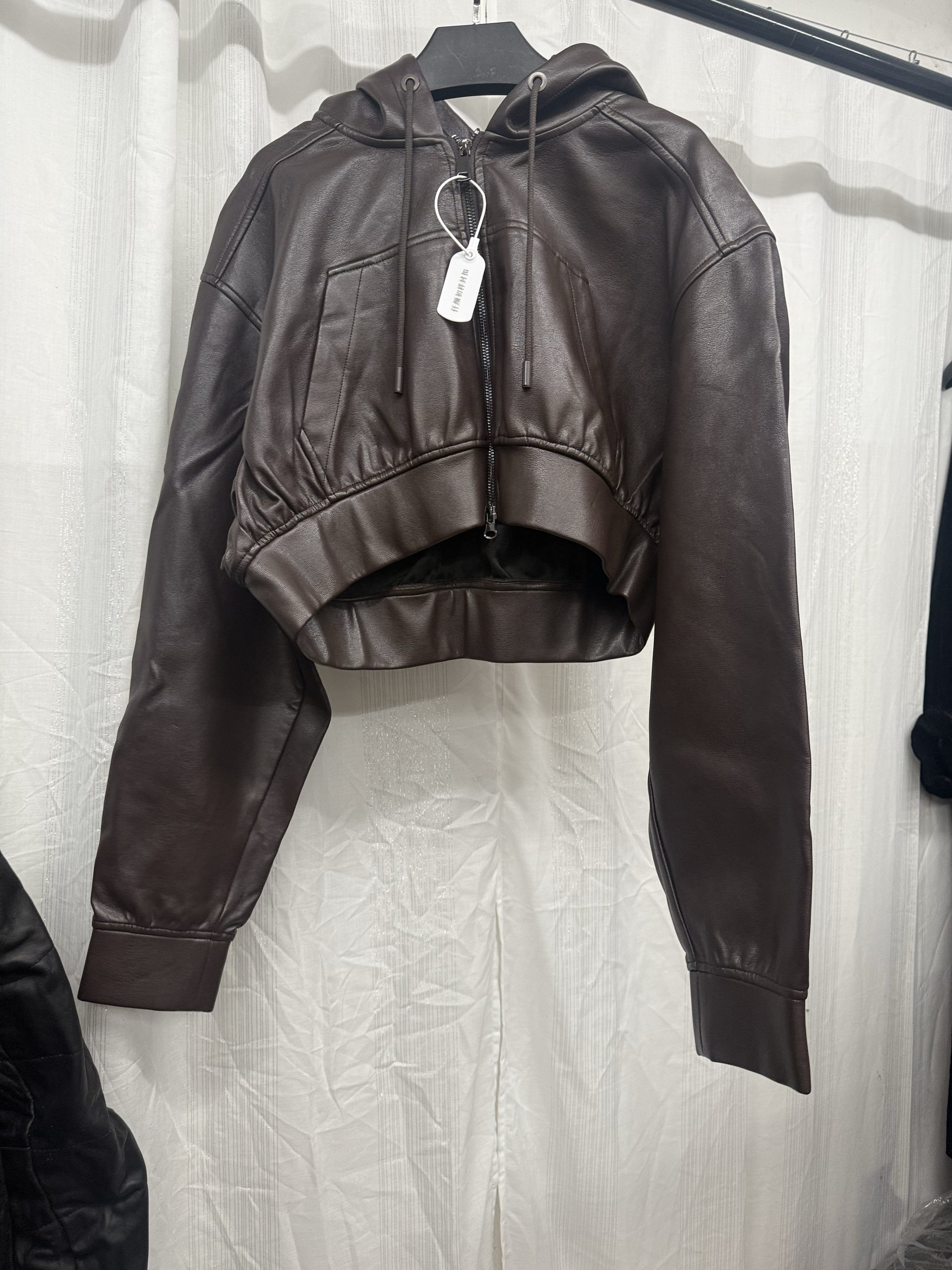 韩 短款连帽皮衣外套女2025春季新/直接拍付收货退运