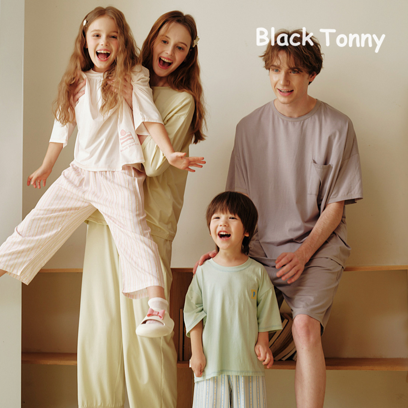 小黑托昵亲子家居服套装2026春夏透气短袖短裤柔软女童睡裙亲子装