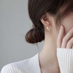 法式 极简高级感珍珠耳环2023年新款 气质轻奢耳圈小众设计感耳饰