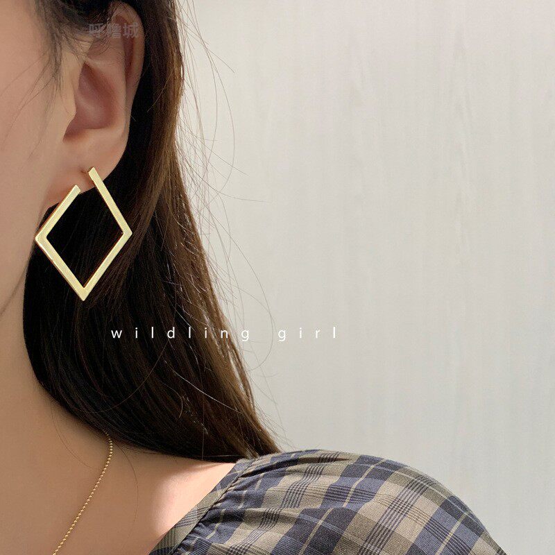 GEOMETRIC CUTOUT SQUARE EARRINGS WOMENS SUMMER 2022 NEW TRENDY EUROPEAN AND AMERICAN PERSONALITY STUDS FASHION HIGH-END EARRINGS