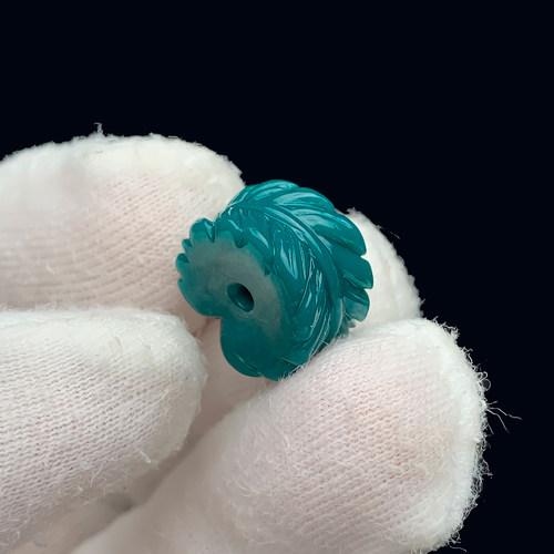 精工雕刻雪巴琉璃羽毛扣