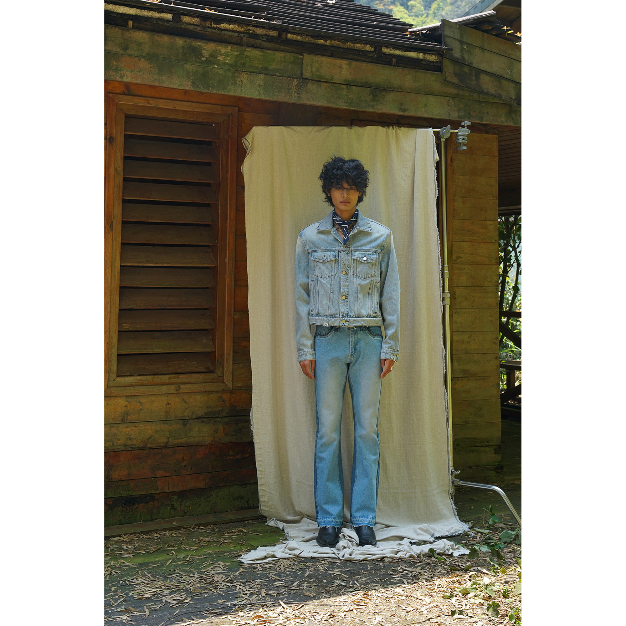 水洗牛仔夹克垫肩破坏