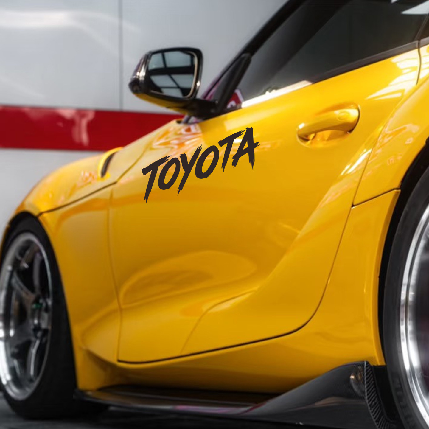 适用于丰田TOYOTA锐志卡罗拉雷凌亚洲龙车身叶子板三角窗装饰车贴