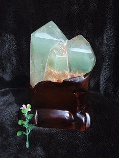 晶山角天然绿幽灵千层山金字塔双尖水晶柱190×110×70净高140mm