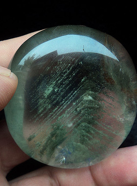 晶山角天然绿幽灵内有千层山金字塔型水晶吊坠 58*50*30mm 128.9g