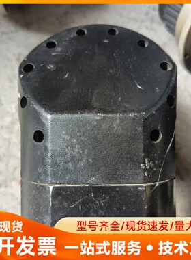 直角行星减速机。FADR090一5。安装750瓦电机，松下A