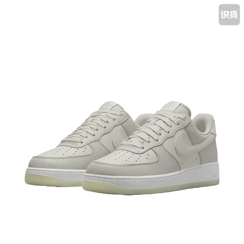 Nike Air Force 1 舒适轻便板鞋男款FN5832-001