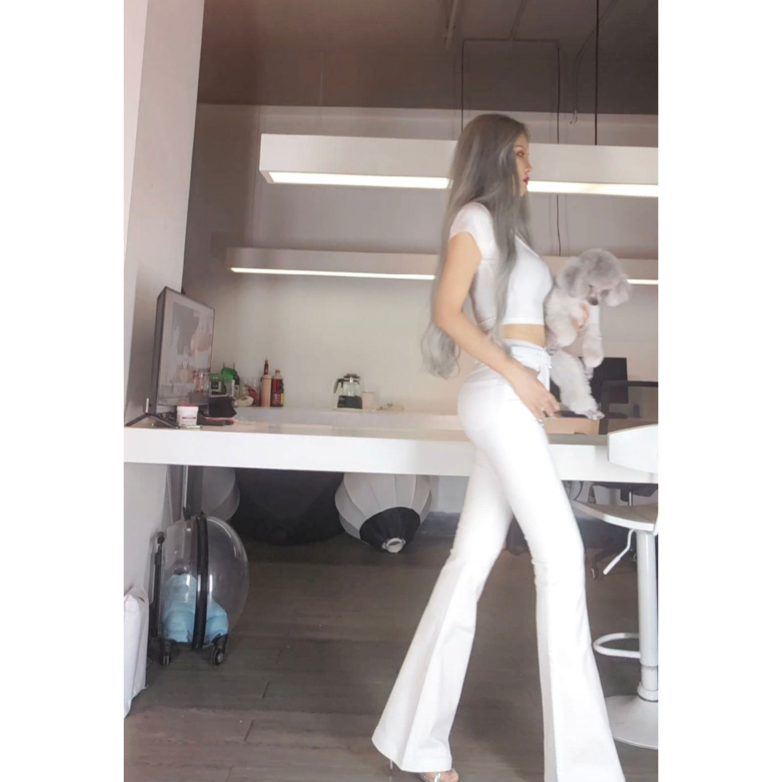 AOAOMISSSHOP鳌鳌家2025白色高腰微喇叭牛仔裤修身显瘦提臀裤