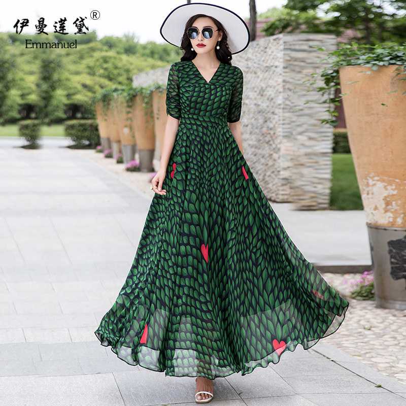 绿色碎花v 领中袖大码抗皱大摆连衣裙高档气质超长飘逸度假沙滩裙