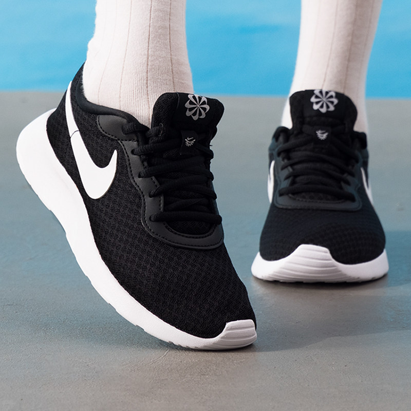 透气鞋面 减震中底