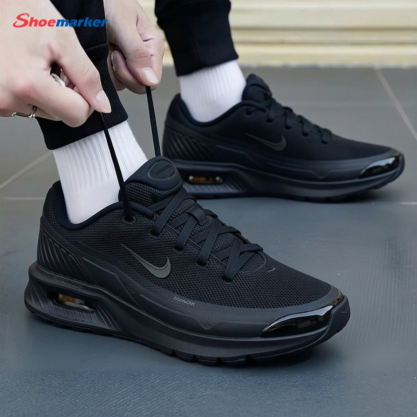 Nike耐克男款AirMax气垫跑鞋图片