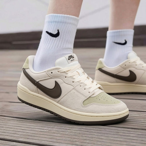 Nike耐克SB翻毛皮透气板鞋