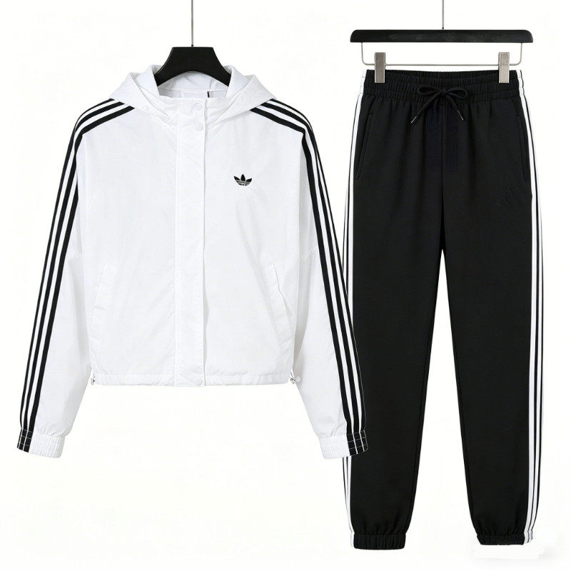 adidas三条纹女子运动套装宽松休闲外套长裤两件套阿迪达斯运动服