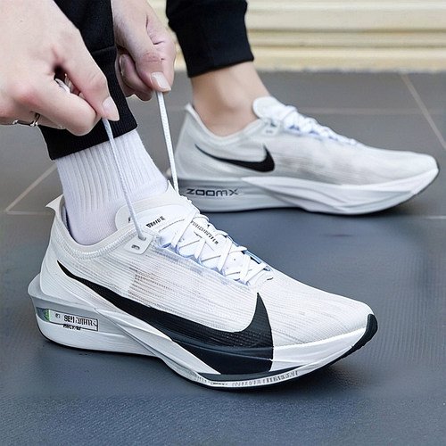耐克ZOOMXSTREAKFLY2跑步鞋