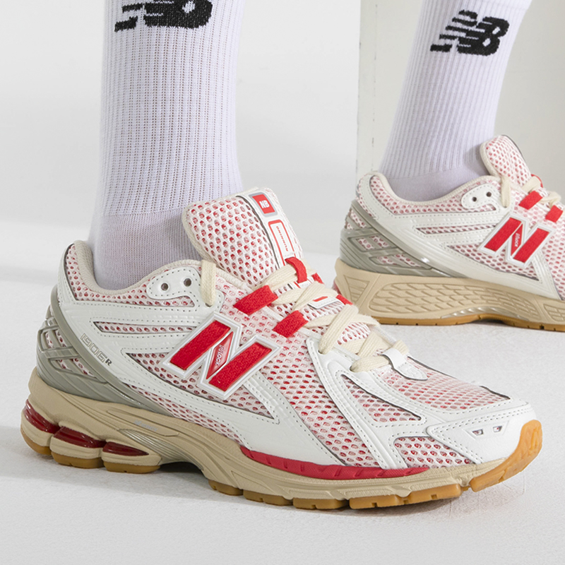 NEWBALANCE轻便跑步鞋