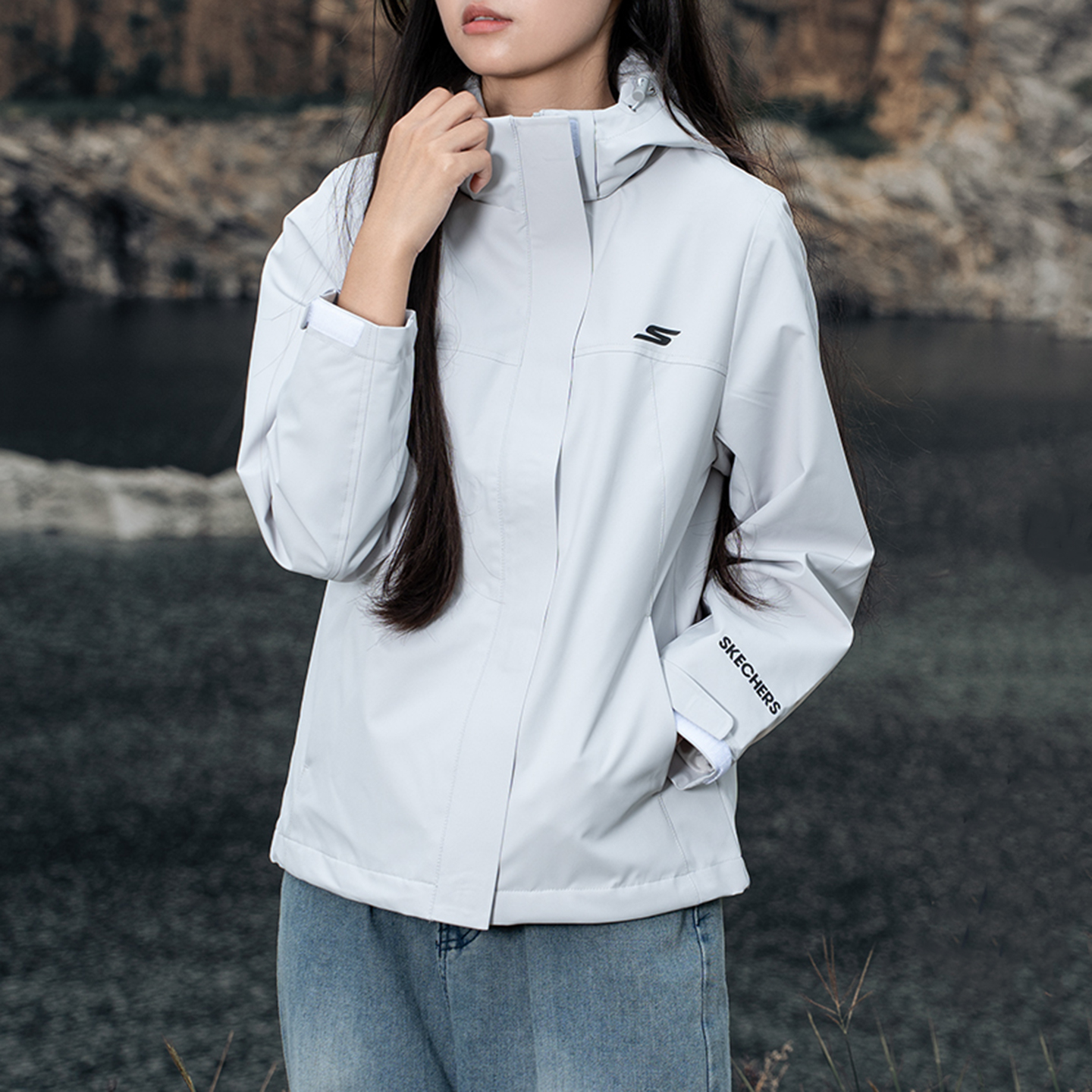 斯凯奇秋季女装梭织防风夹克外套休闲跑步运动服女士新款上衣