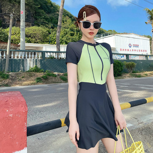 2025新款泳衣女连体裙式仙女范遮肚显瘦性感韩国ins风泡温泉泳装