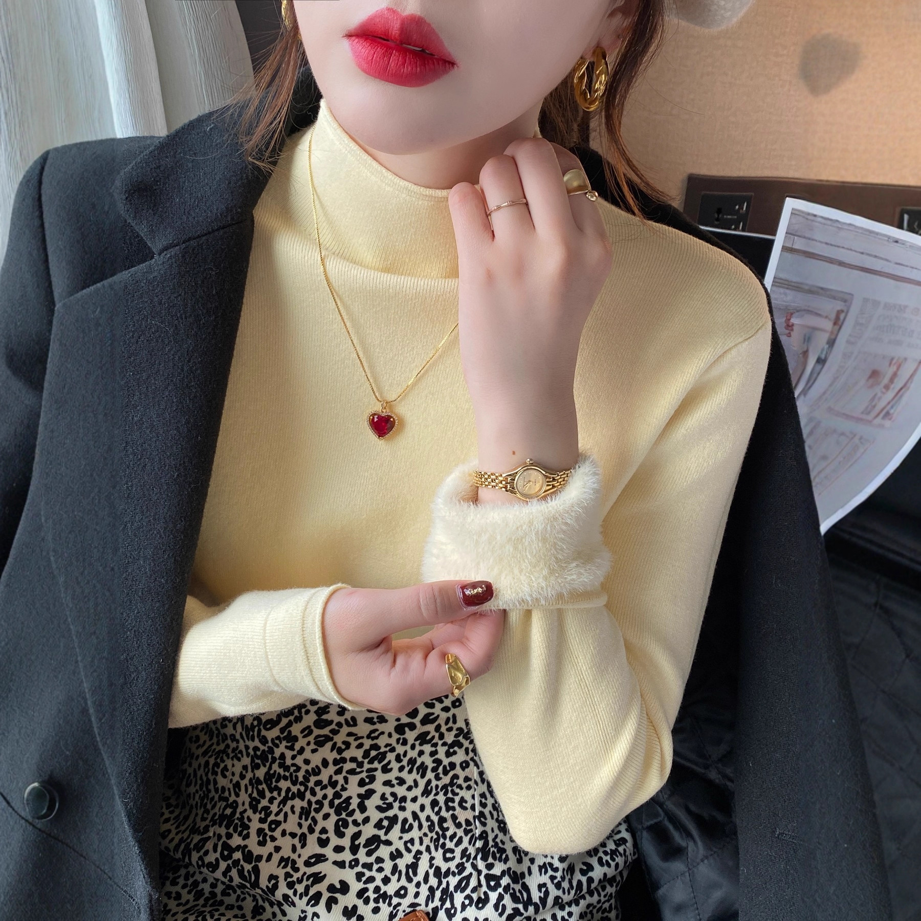 半高领打底衫女秋冬内搭毛衣洋气2025年新款针织加绒加厚保暖上衣