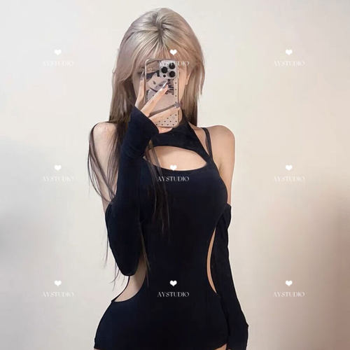 性感泳衣遮肉三角连体女