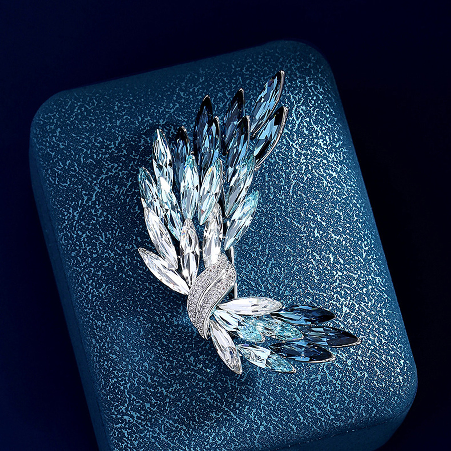 翼光璀璨胸针高档轻奢水晶麦穗胸花男女通用气质别针西装大衣配饰,饰品/流行首饰/时尚饰品新,胸针,淘宝优惠券,粉丝福利购,淘宝优惠卷