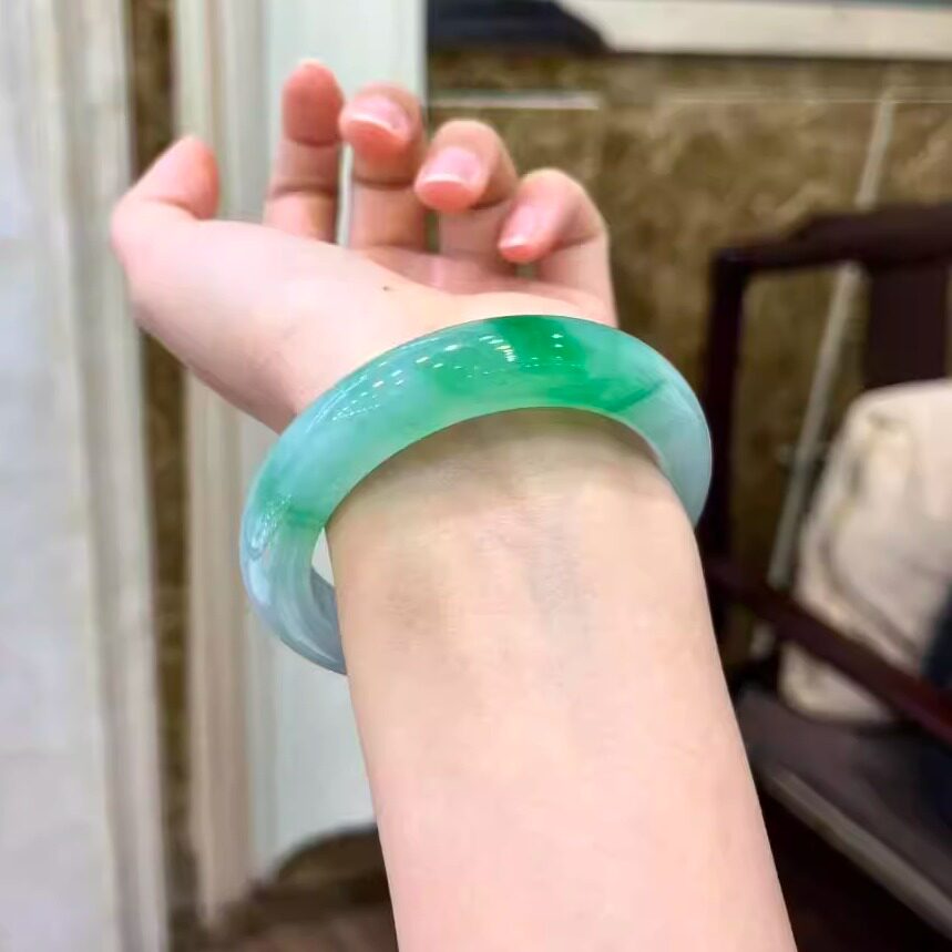 玉长情高端缅甸翡翠冰种阳绿飘花玉手镯子正品女款饰品真玉石处理