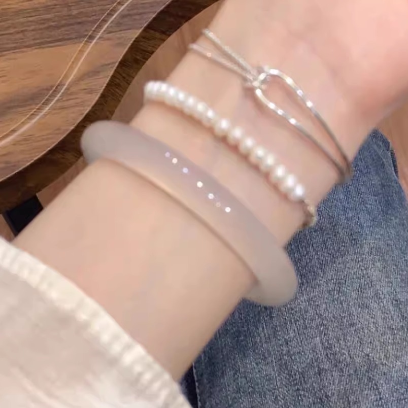 玉长情高端白月光玉髓玛瑙手镯子女款高冰种旗舰店正品真玉贵妃镯