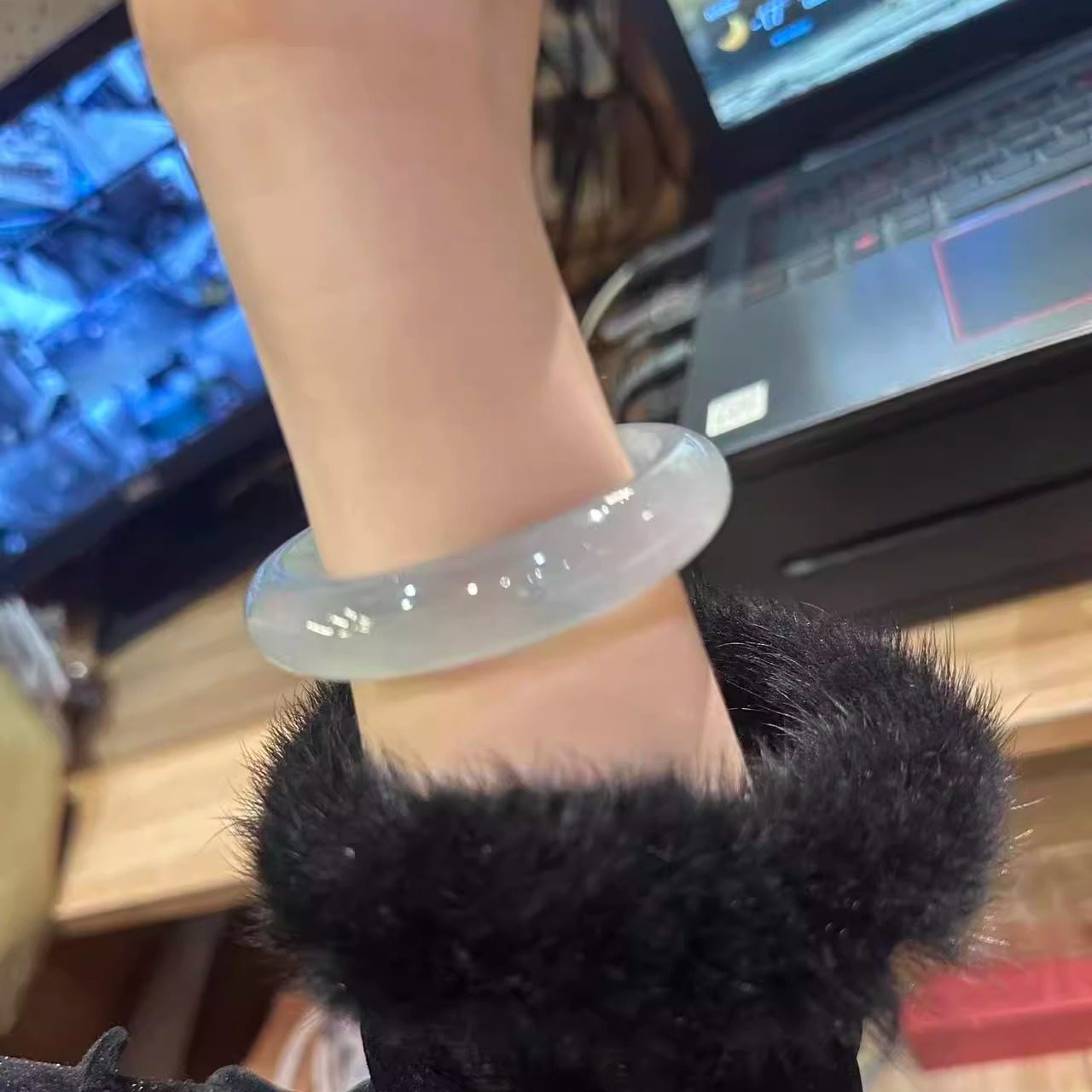 玉长情高端缅甸翡翠玉手镯子正品女款白月光纯色旗舰店真玉石处理