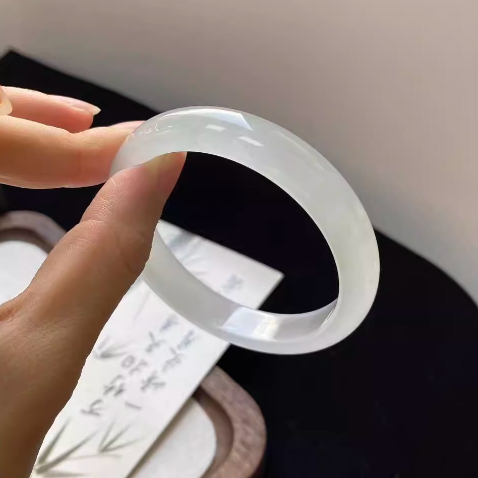 玉长情缅甸高端翡翠正品玉手镯子纯色冰种飘花步离镯贵妃饰品处理