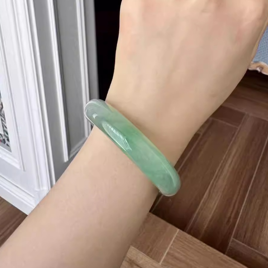 玉长情高端缅甸翡翠油青飘花高冰种亮透手镯子女款翠绿真玉石处理