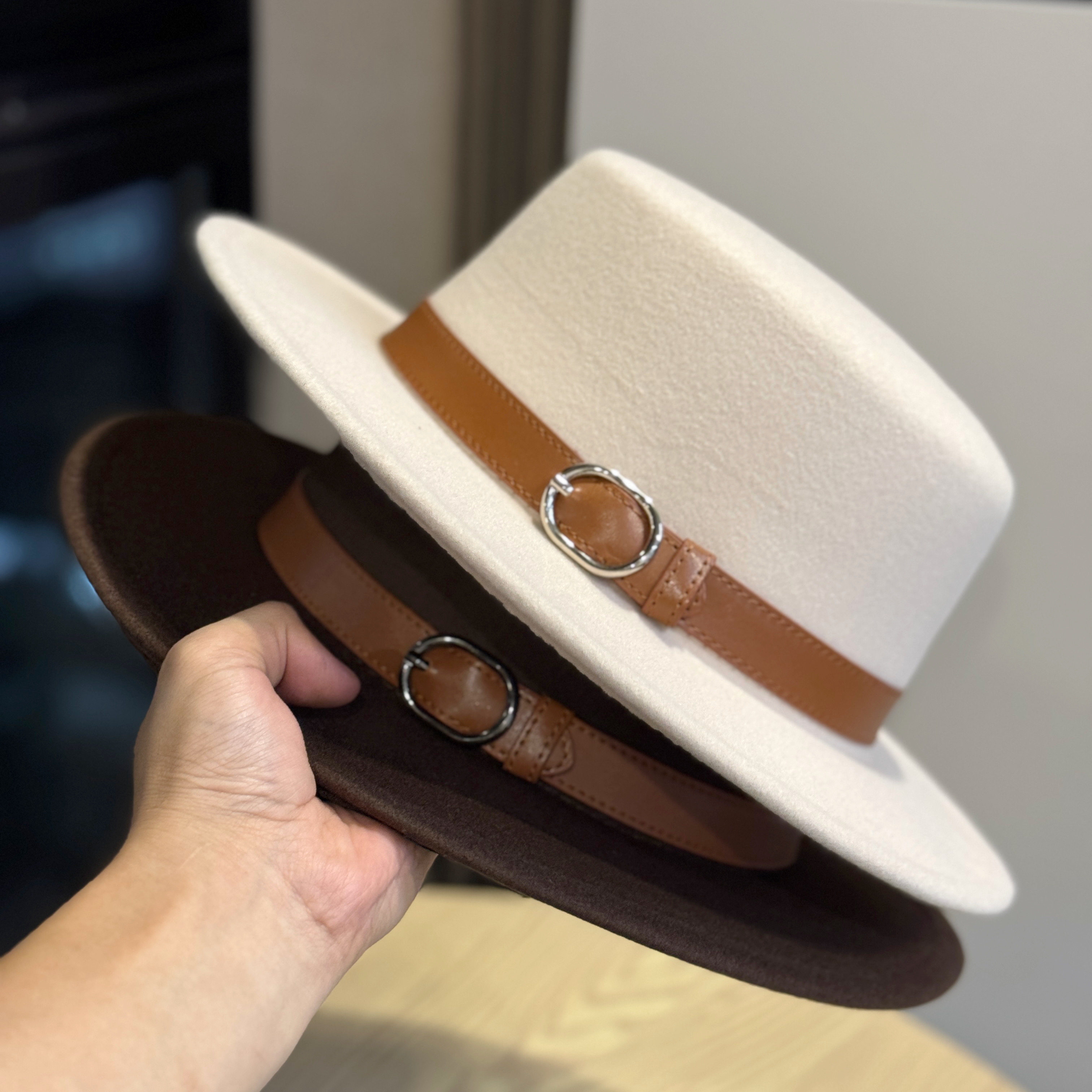 新款英伦风复古毛呢礼帽女秋冬季时尚百搭皮带扣平顶欧美爵士帽男,服饰配件/皮带/帽子/围巾,帽子,淘宝优惠券,粉丝福利购,淘宝优惠卷